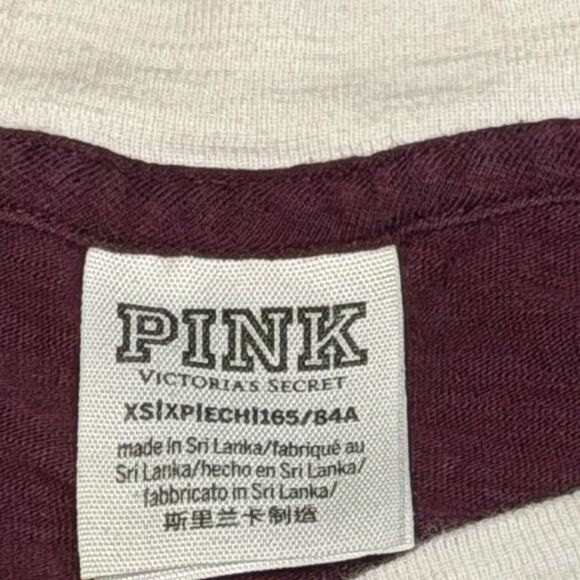 PINK VICTORIA’S SECRET Women’s Burgundy Cream Raglan Dog Logo Tee Size XS - Picture 3 of 5
